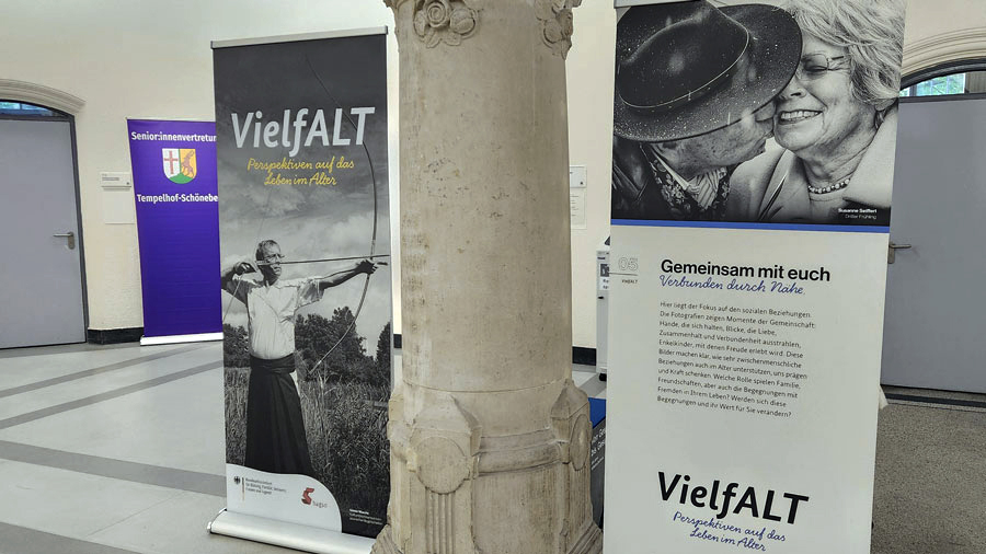 Bild der Ausstellung "VielfALT" in der VHS Tempelhof-Schöneberg. Bild von WP.