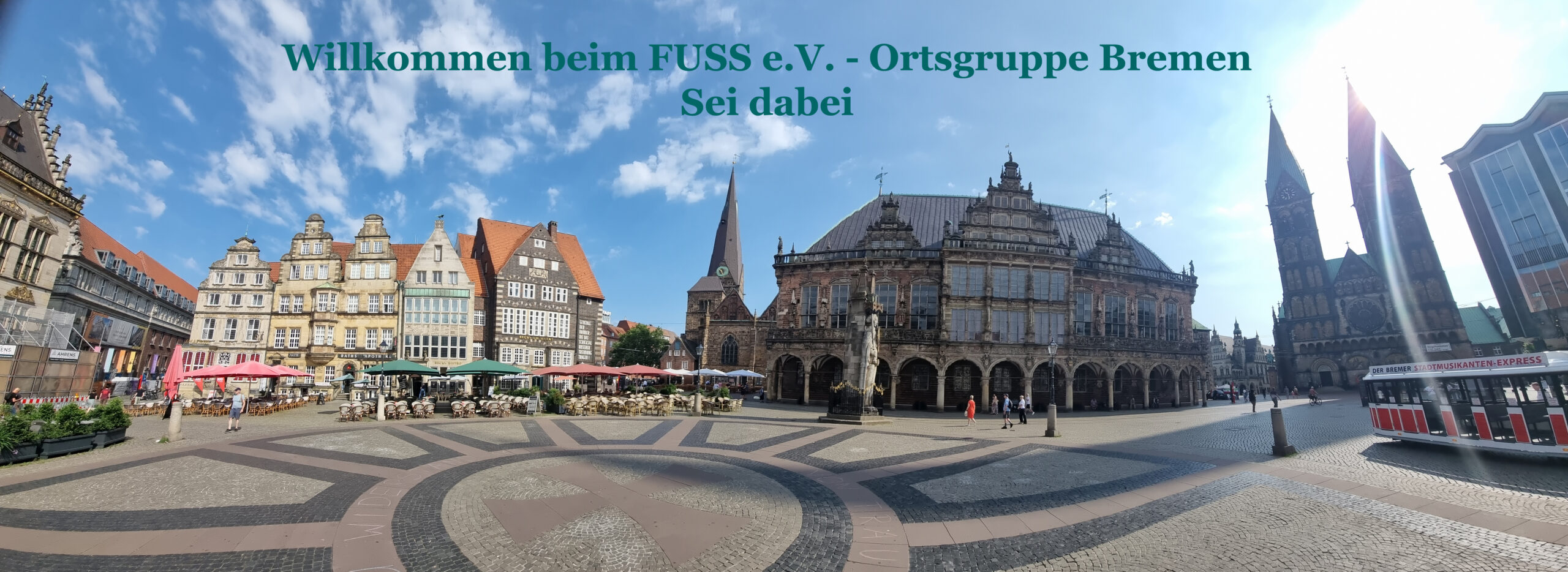 Bremer Marktplatz mit Deutschem Haus, altem Rathaus, Dom und einem Teil vom Parlament