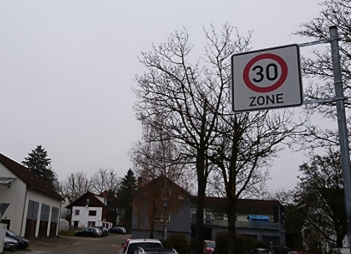 zwei Jahre nach Bürgerantrag an die Stadt Neumarkt- Sankt Veit erfolgte die Umsetzung