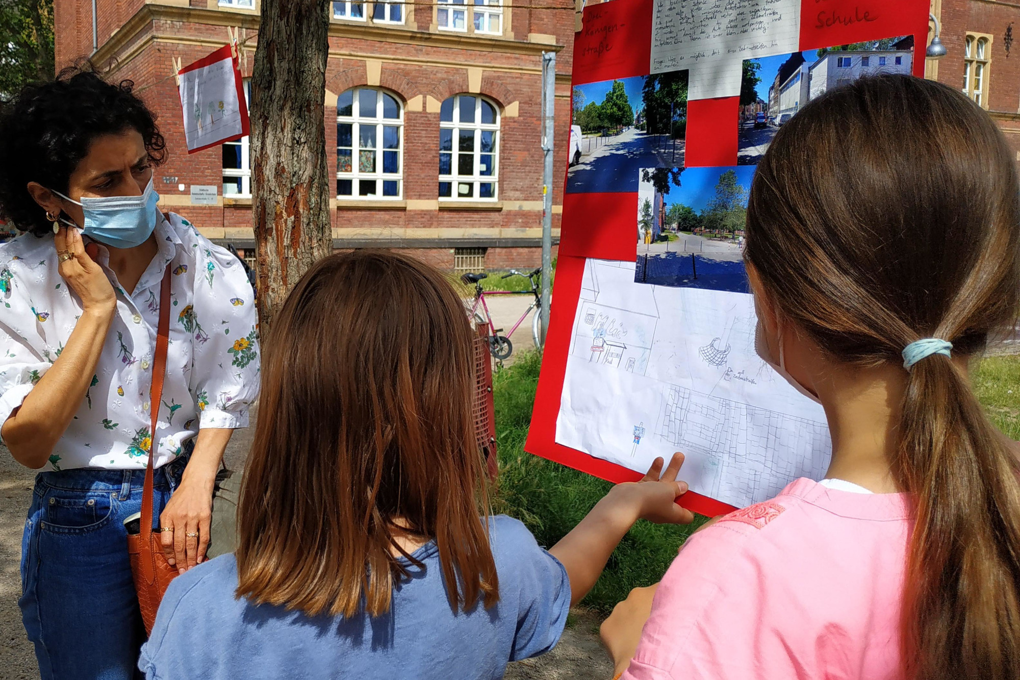 Kinder stellen ihre Ideen vor