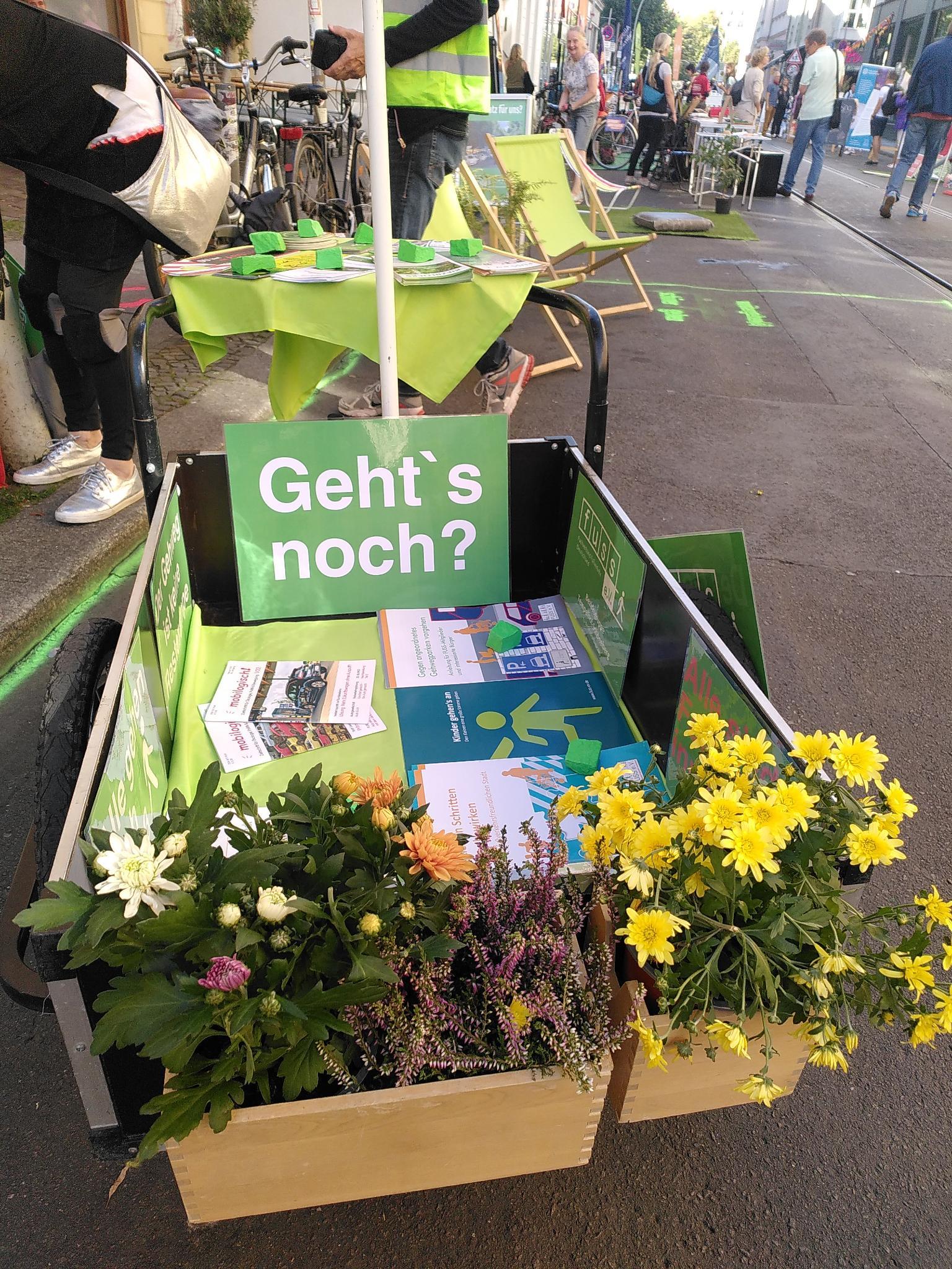 Aktion des FUSS e.V. Berlin beim Parking Day