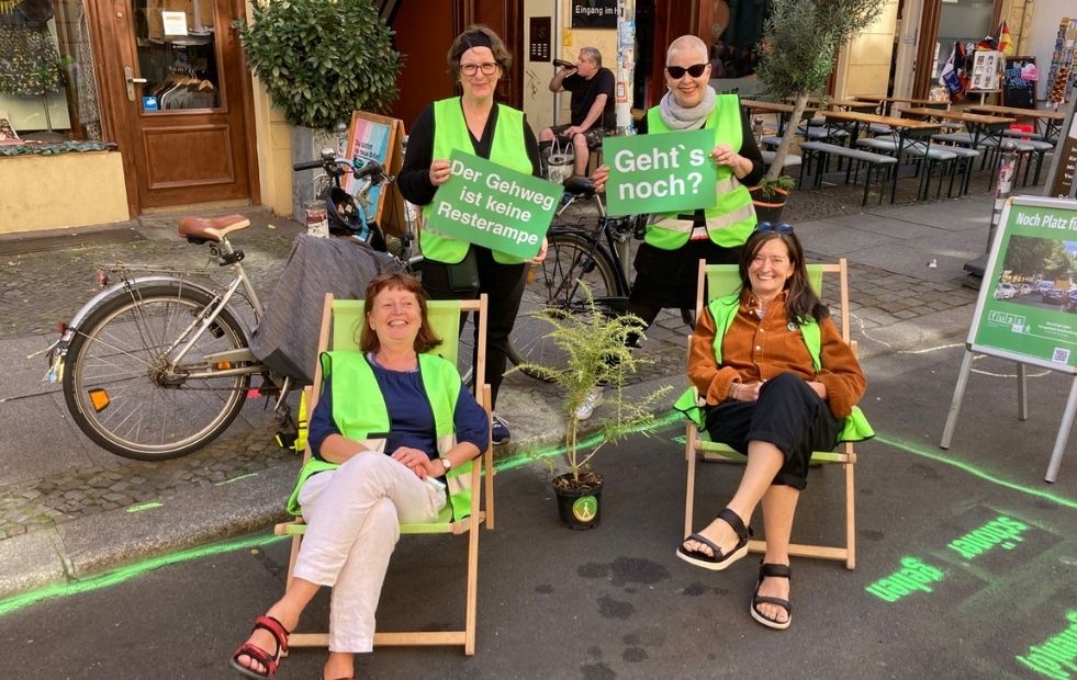 Aktive des FUSS e.V, Berlin beim ParkingDay 2023