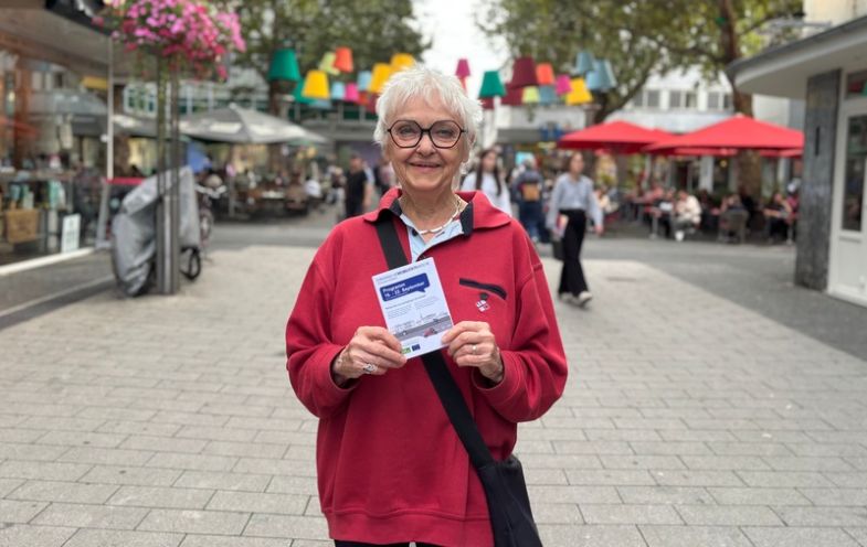 Karin Mast vom FUSS e.V. in der Krefelder Innenstadt